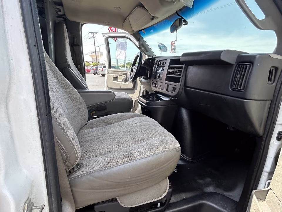 2016 Chevrolet Express Cargo Work Van - Photo 7