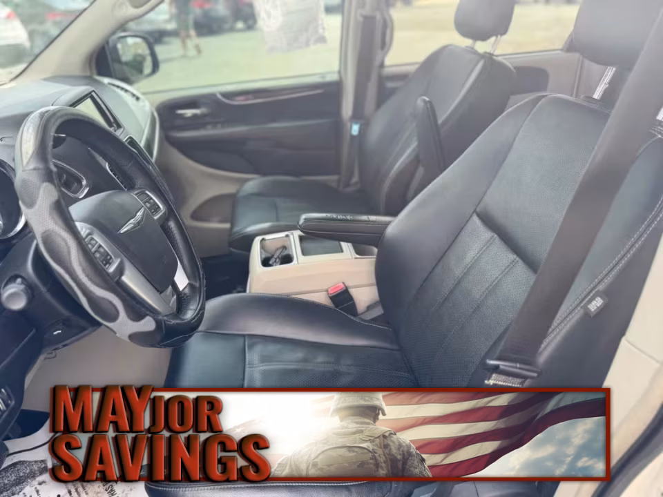 2013 Chrysler Town & Country Touring-L